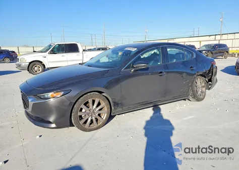 2021 Mazda 3 Preferred z USA, uszkodzony, nr VIN JM1BPACL9M1335810